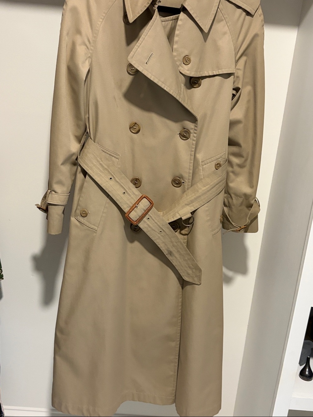 Women’s vintage Austin Reid London trenchcoat size 10 Extra long.